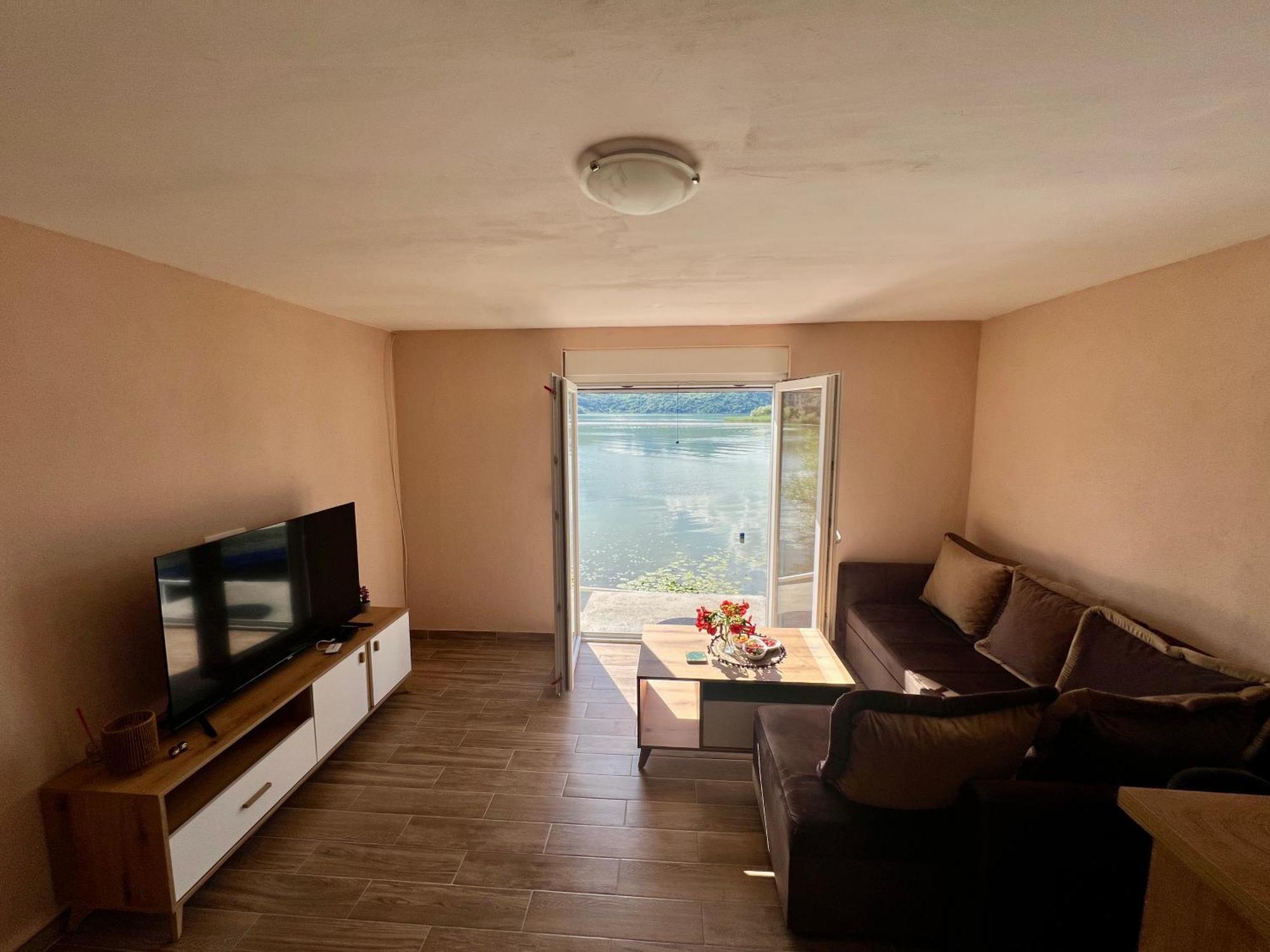 Lakeside Harmony Apartment Golubovci Exterior photo