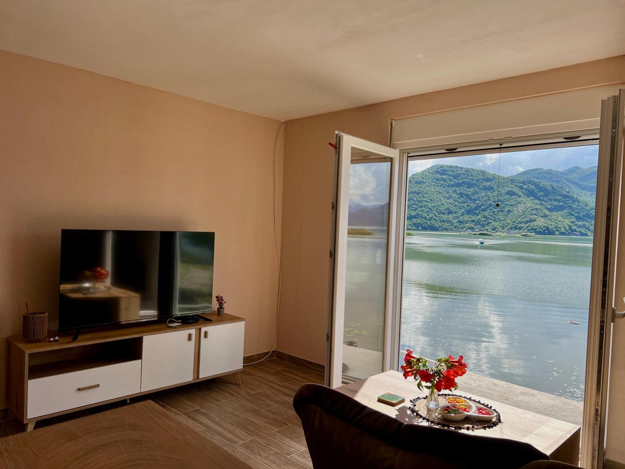 Lakeside Harmony Apartment Golubovci Exterior photo