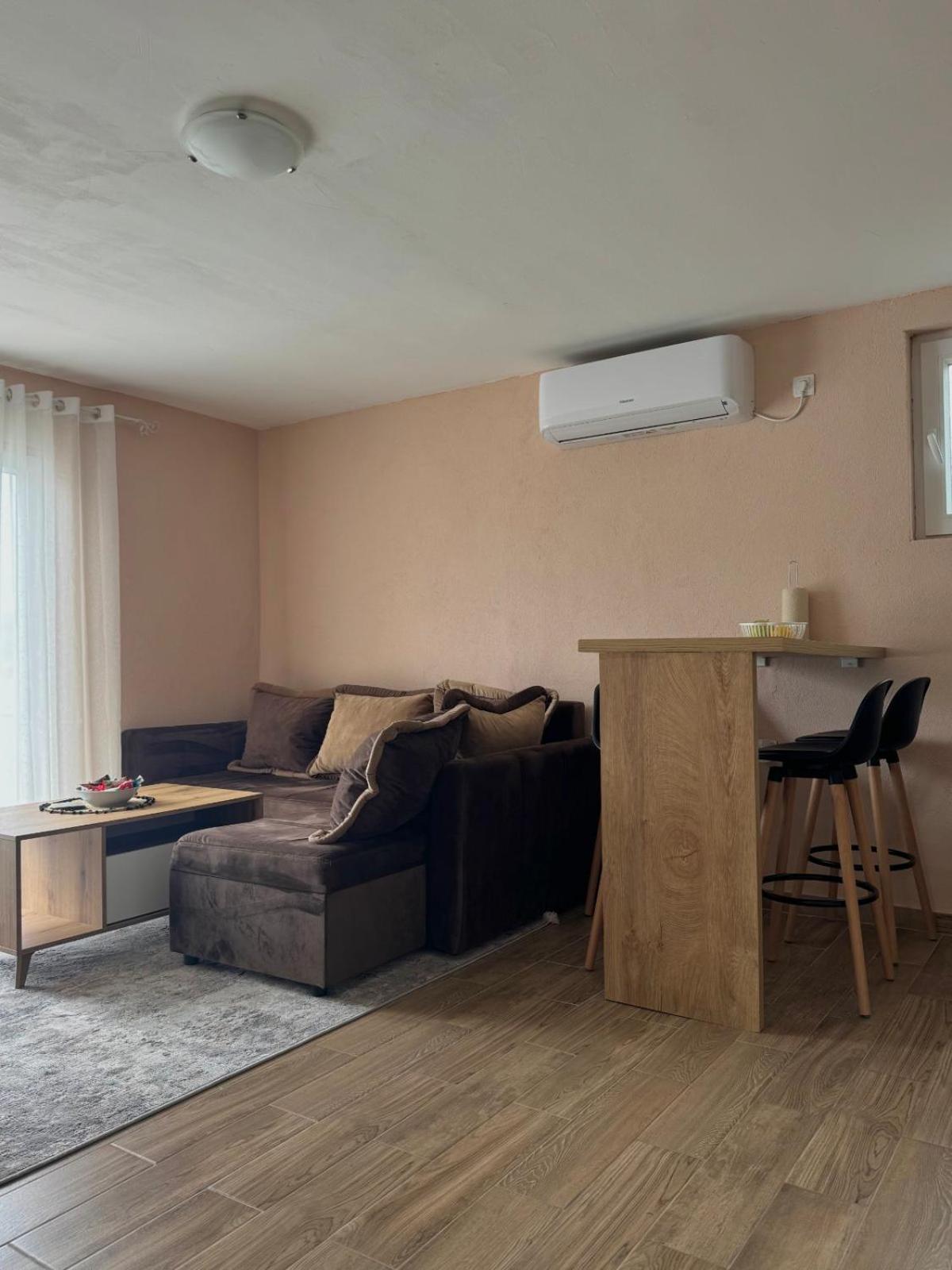Lakeside Harmony Apartment Golubovci Exterior photo